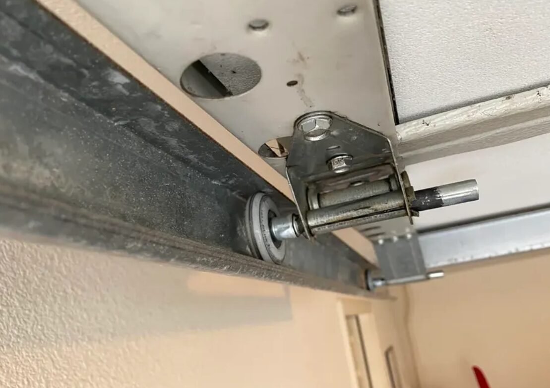 Garage Door Roller & Hinge Replacement