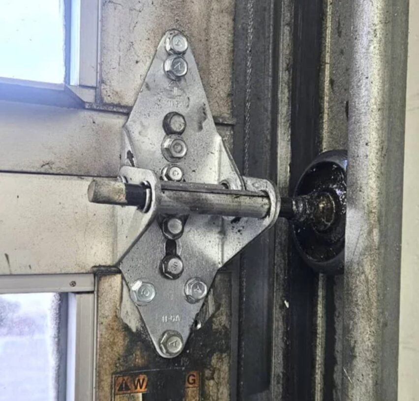 Garage Door Roller & Hinge Replacement